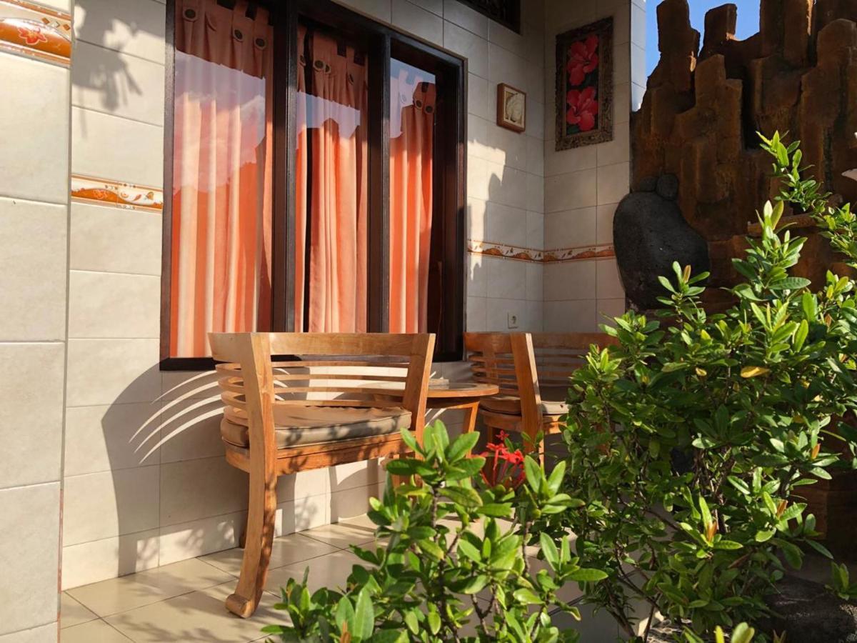 Kerti Beach Bungalow And Restaurant パダンバイ エクステリア 写真