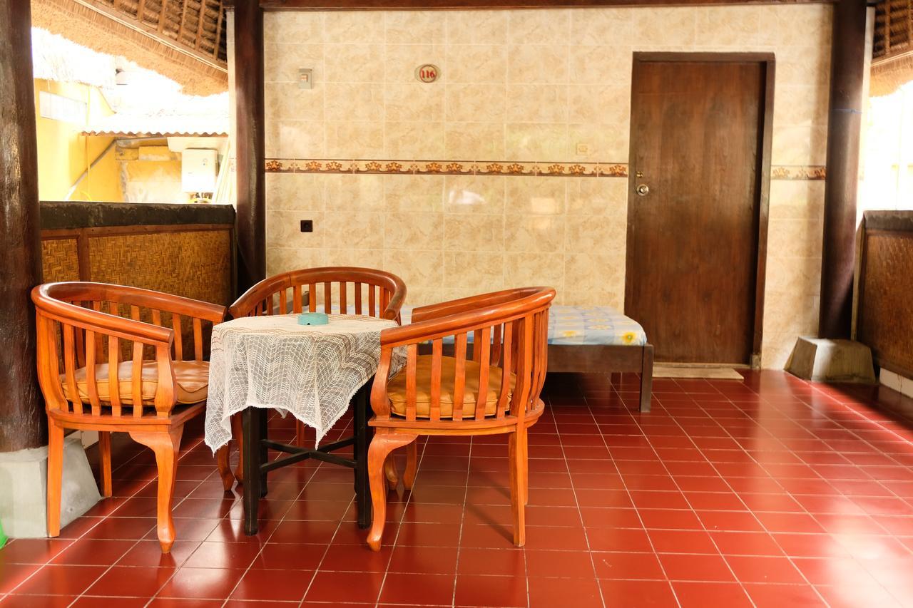 Kerti Beach Bungalow And Restaurant パダンバイ エクステリア 写真