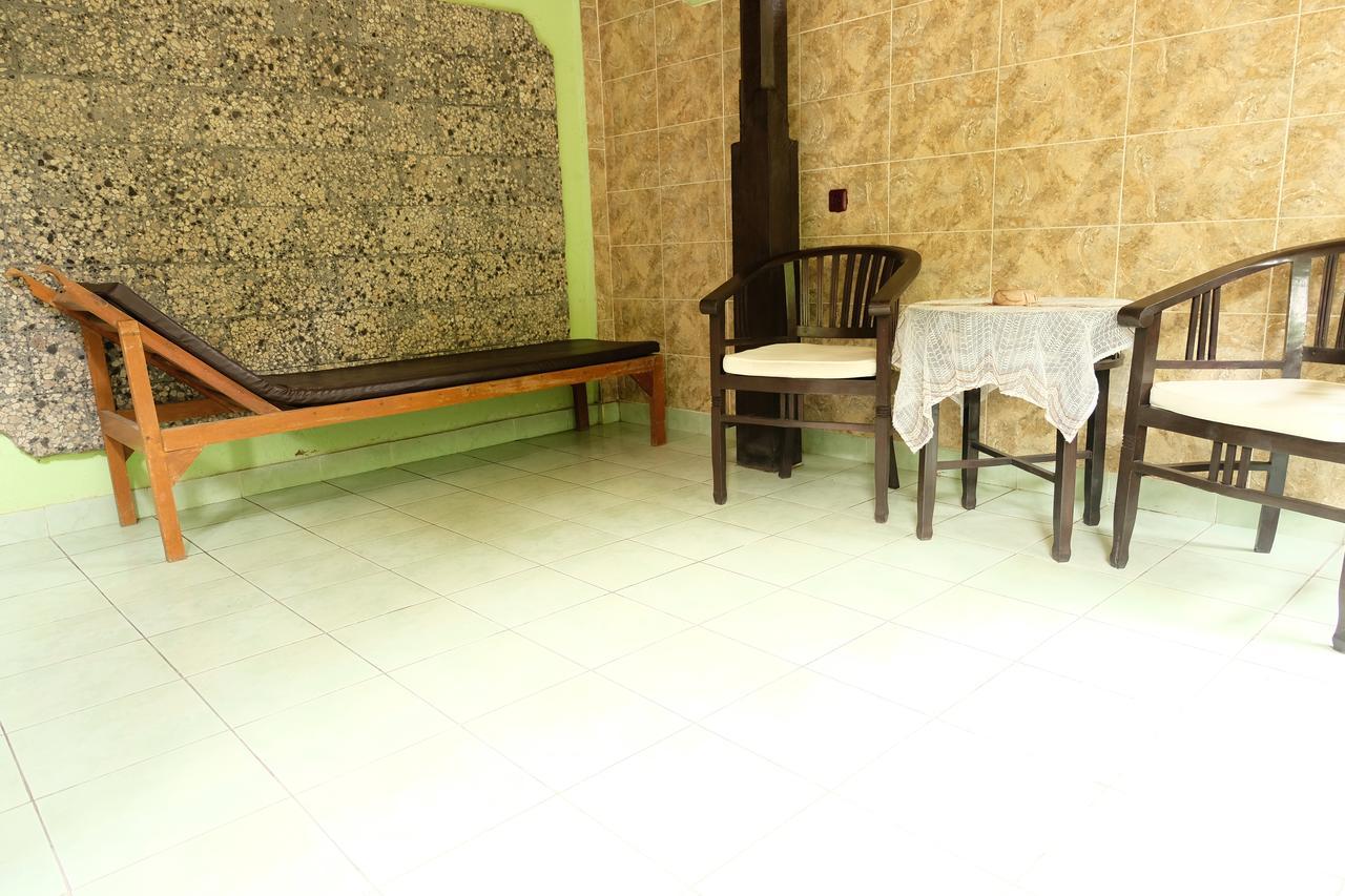 Kerti Beach Bungalow And Restaurant パダンバイ エクステリア 写真