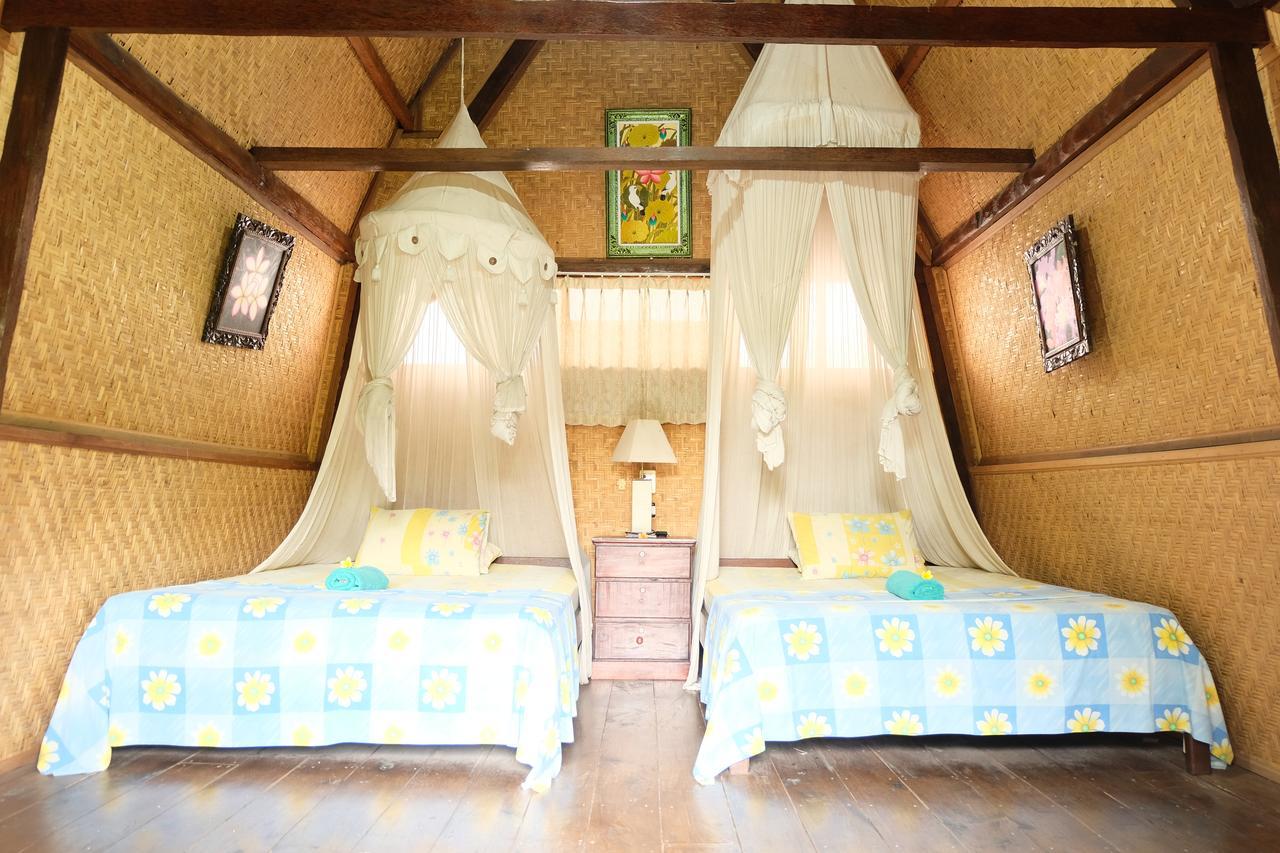 Kerti Beach Bungalow And Restaurant パダンバイ エクステリア 写真