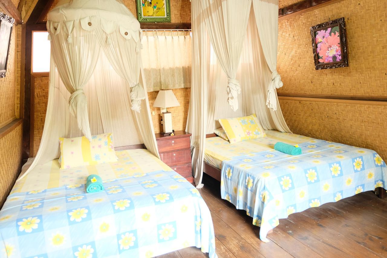 Kerti Beach Bungalow And Restaurant パダンバイ エクステリア 写真